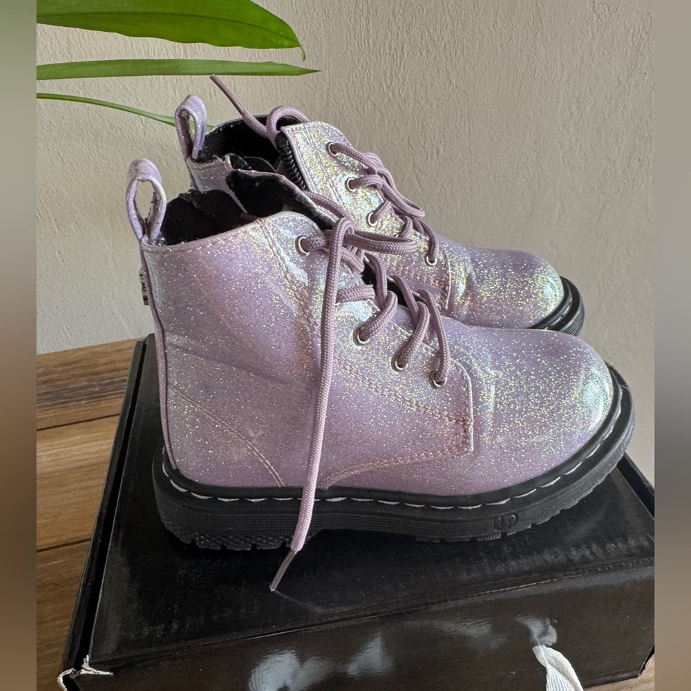 EUC Ground up Toddler Lace-Up side zipper Pink shiny glitter Boots size 9